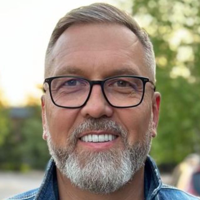 Дмитрий Ермолаев